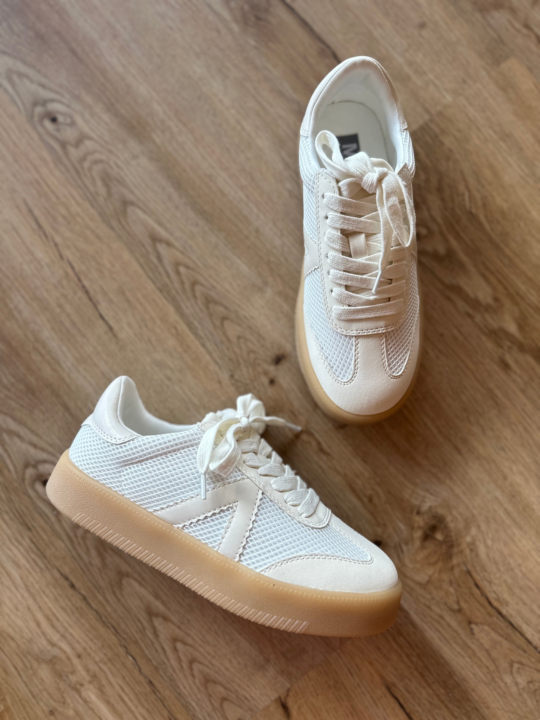 Ellie Tennies - Beige