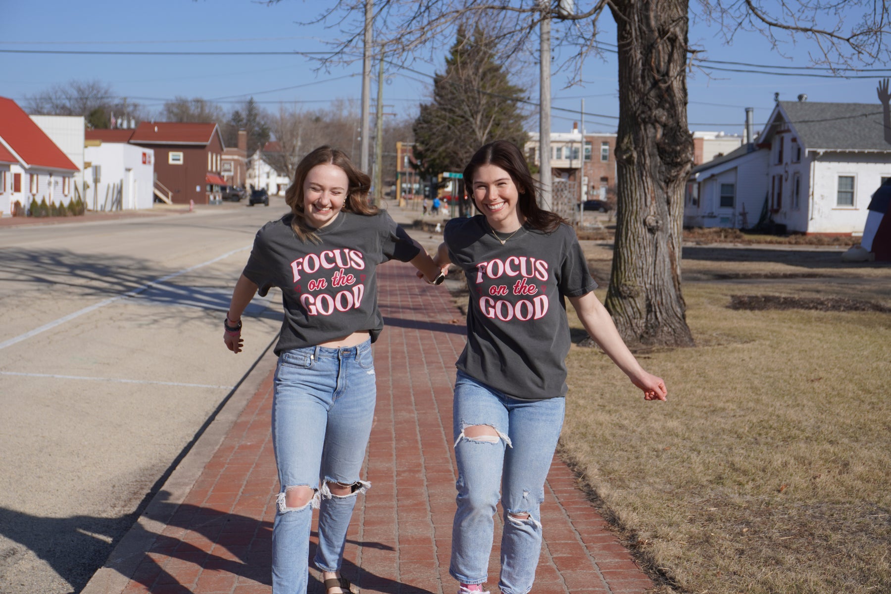 Focus On The Good Tee - Grey & Pink
