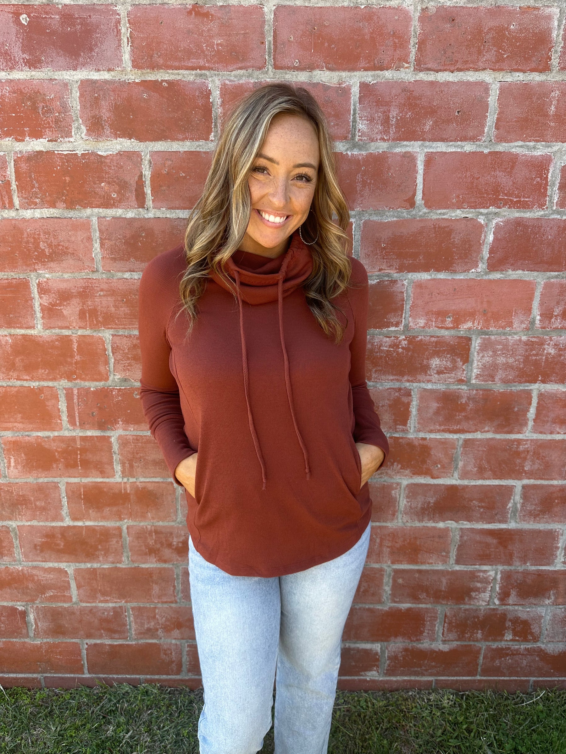 Turtleneck Pullover - Rust