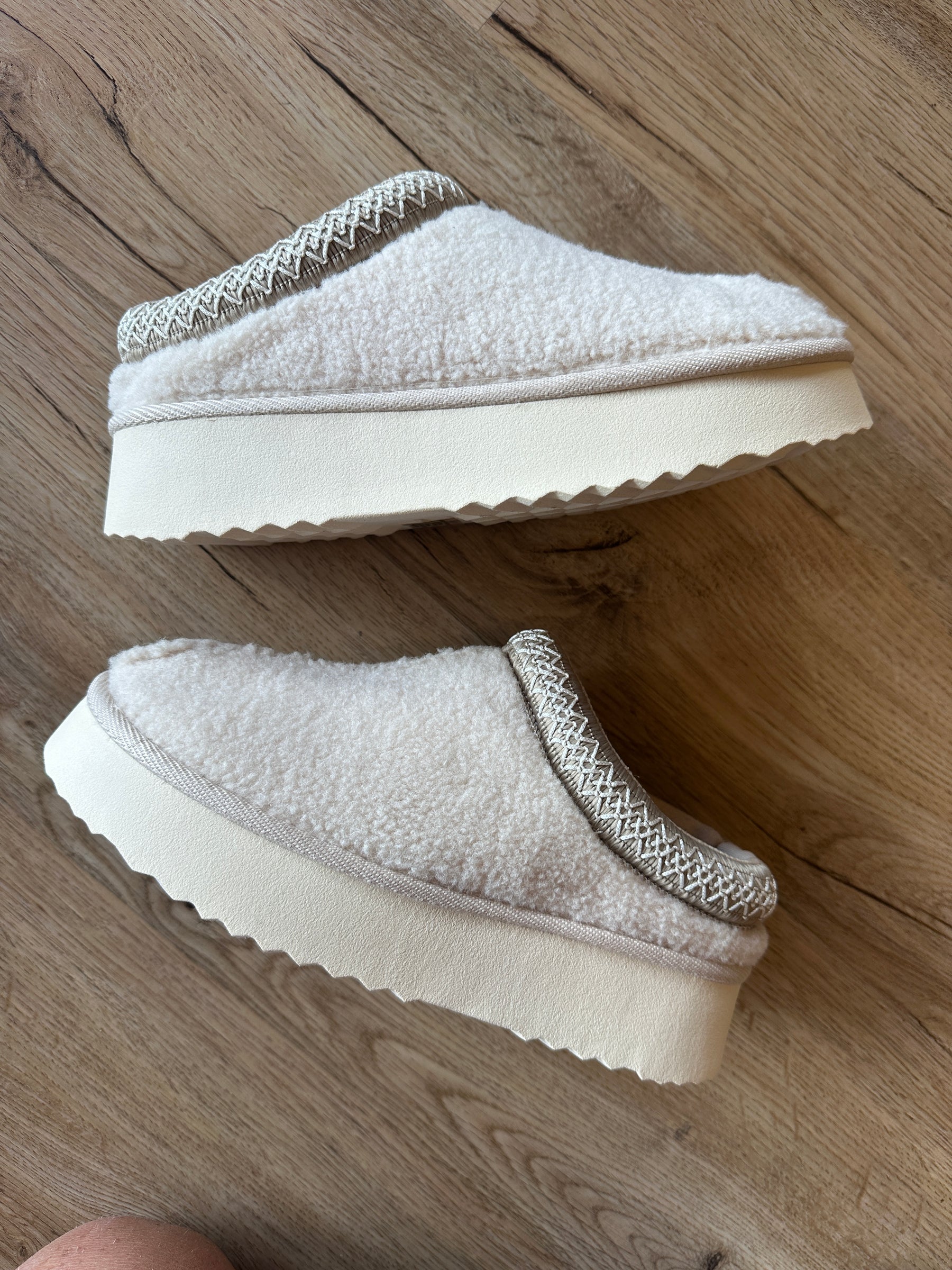 Uggg Dupes by Mia Shoes - Sherpa