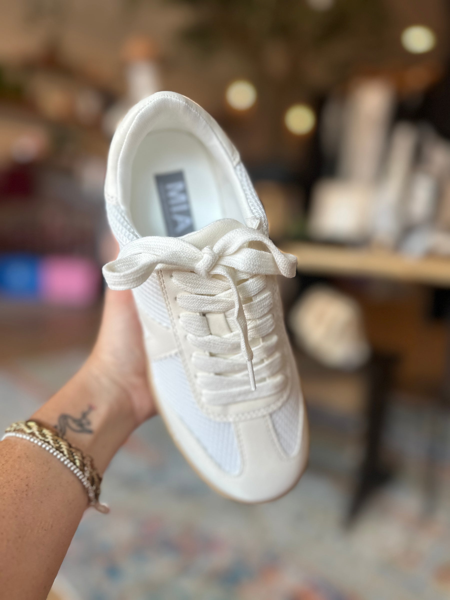 Ellie Tennies - Beige