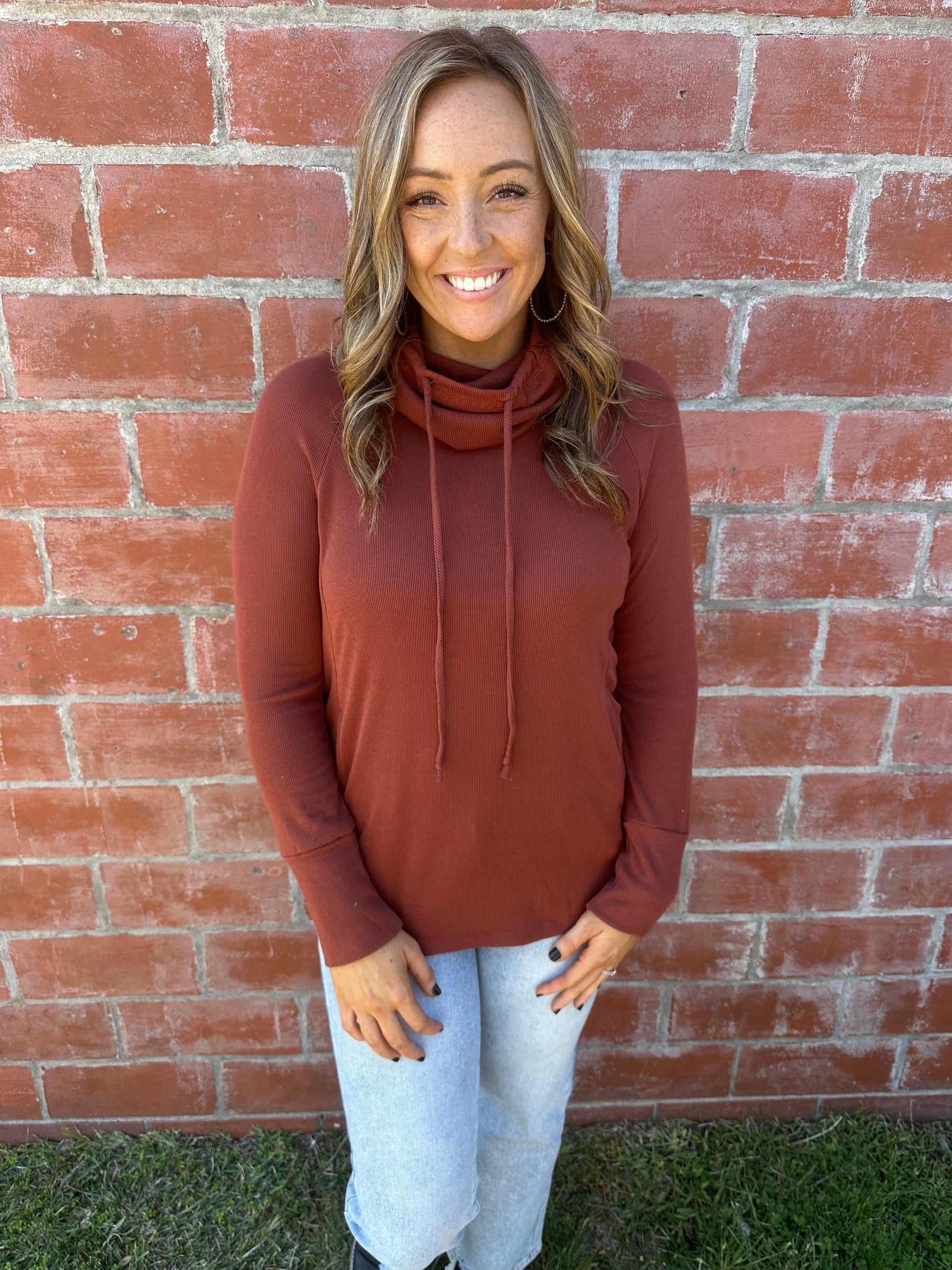 Turtleneck Pullover - Rust