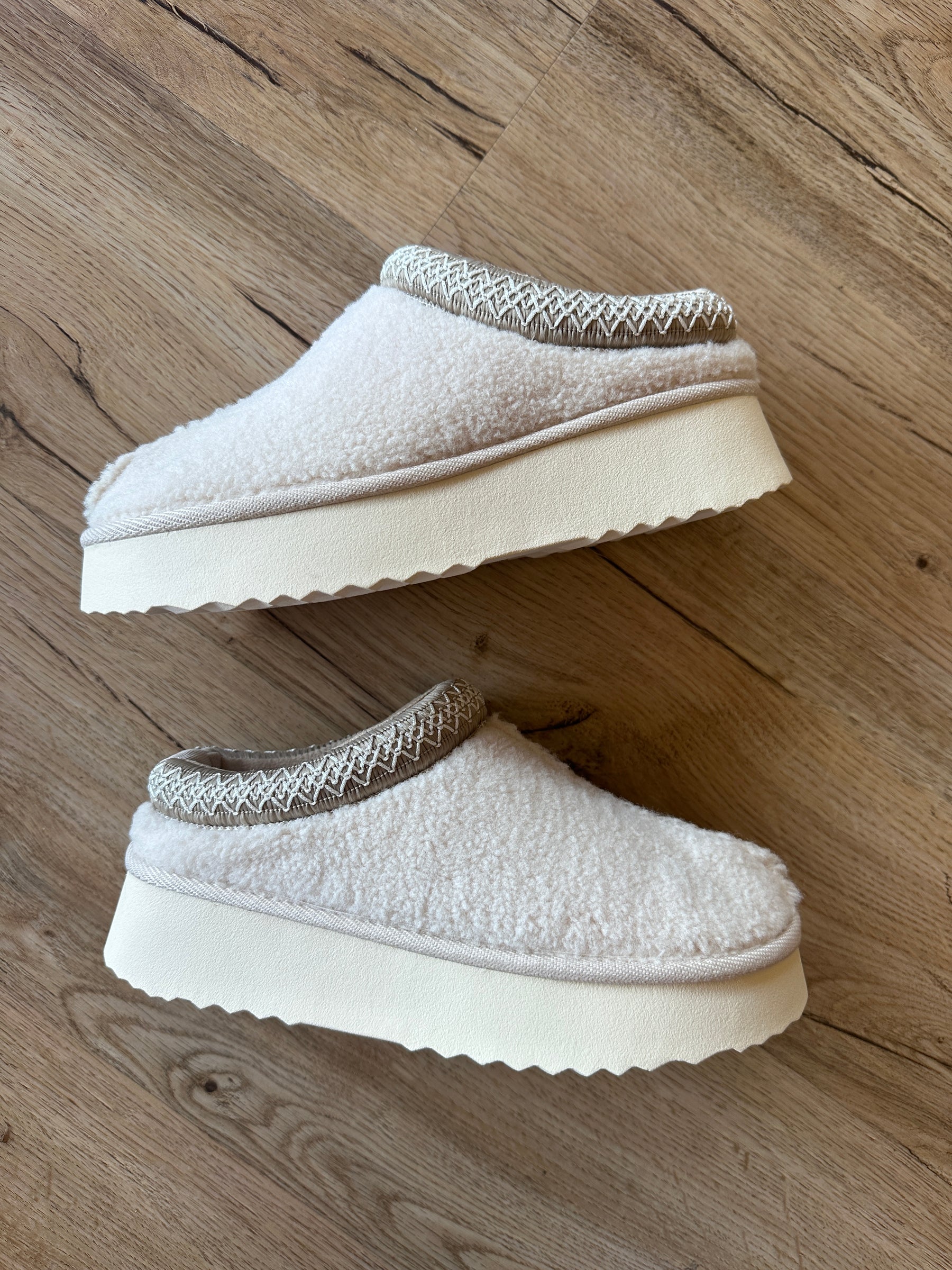 Uggg Dupes by Mia Shoes - Sherpa