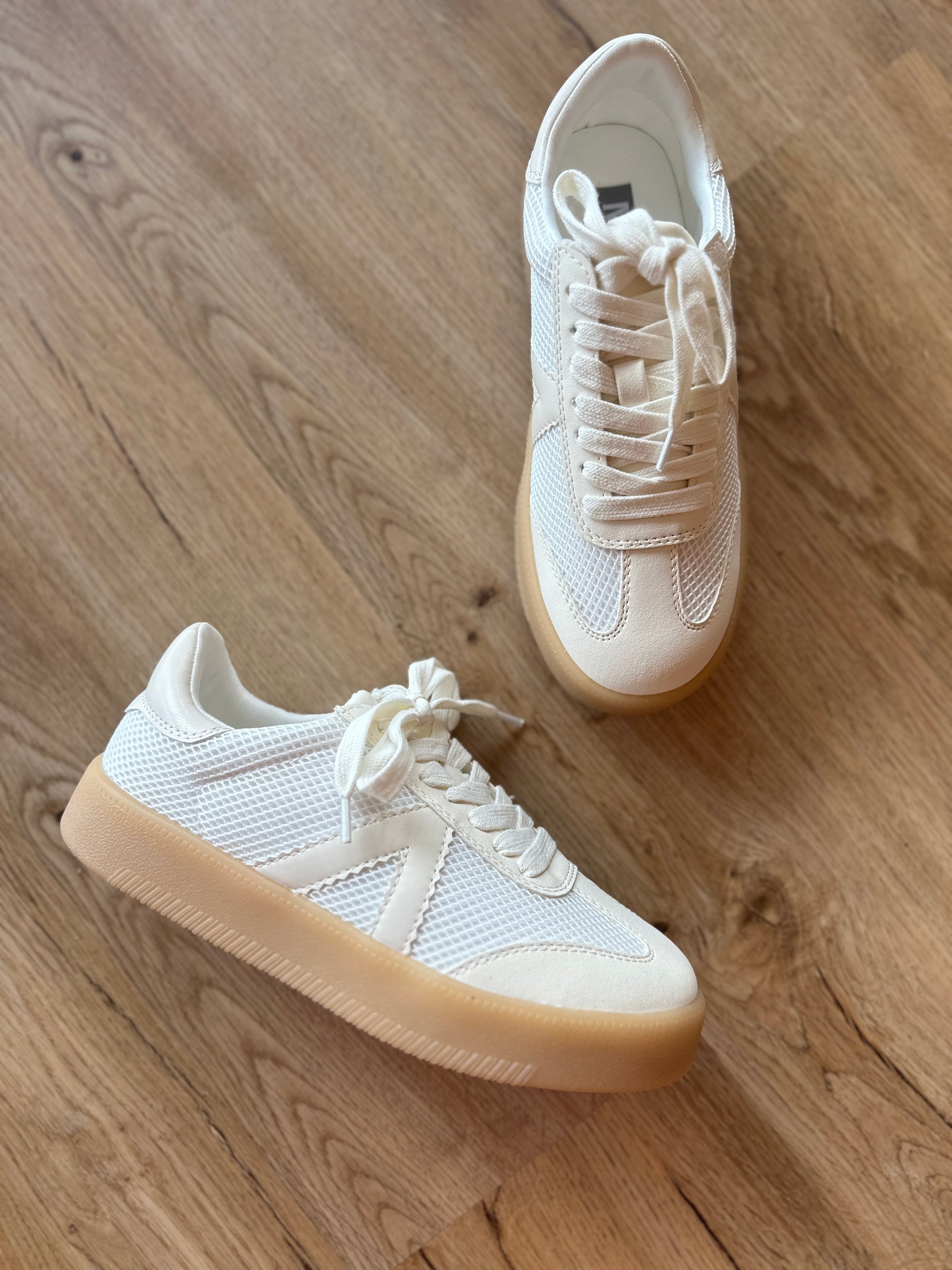 Ellie Tennies - Beige