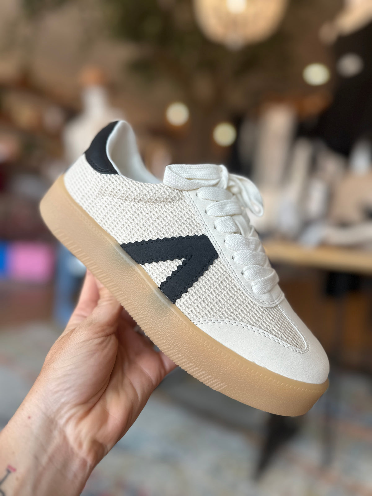 Ellie Tennies - Black
