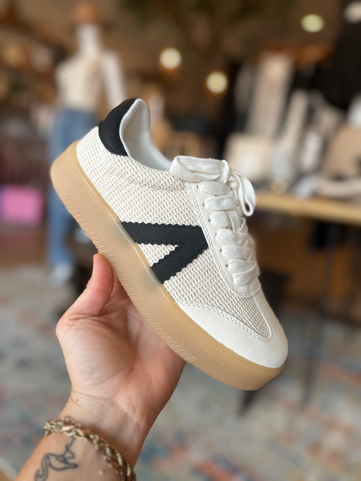 Ellie Tennies - Black