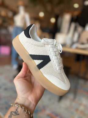 Ellie Tennies - Black