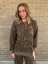 Baddie Abstract Pullover
