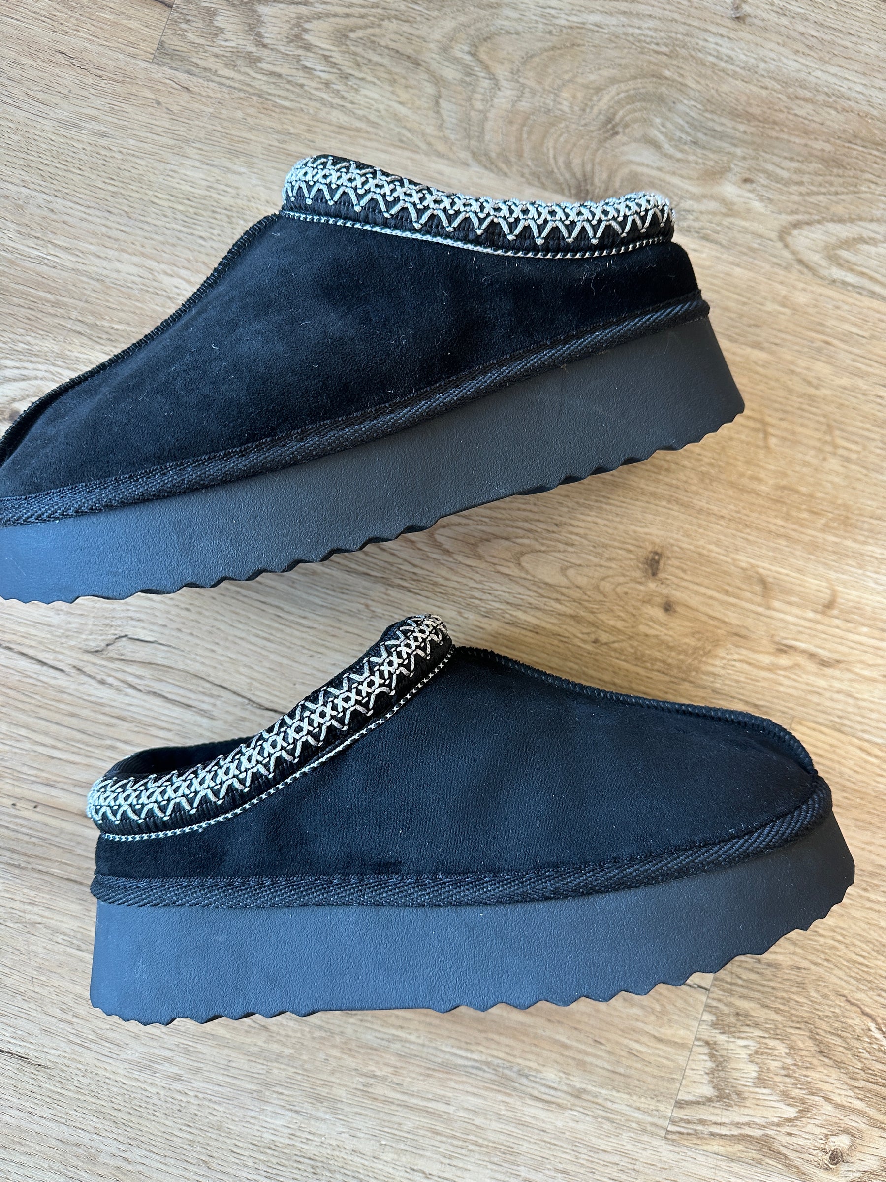 Uggg Dupes by Mia Shoes - Black