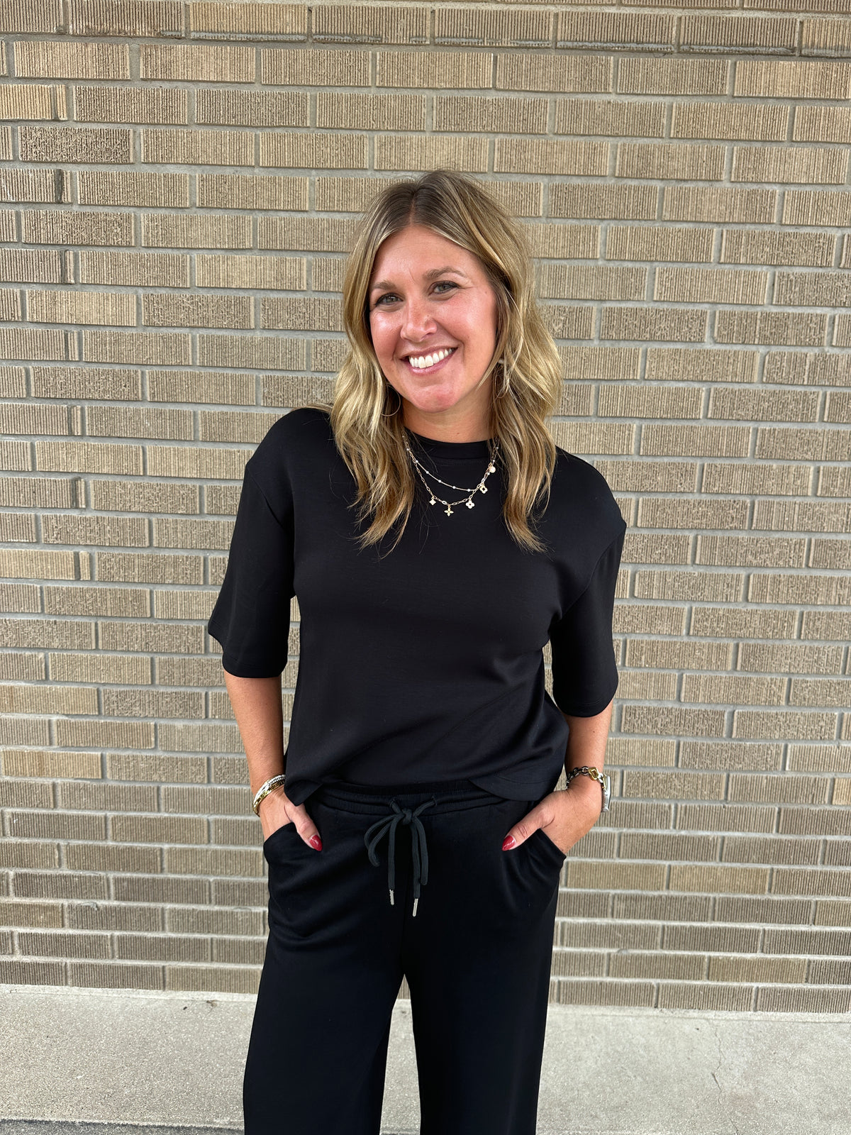 Sabrina Tee - Black