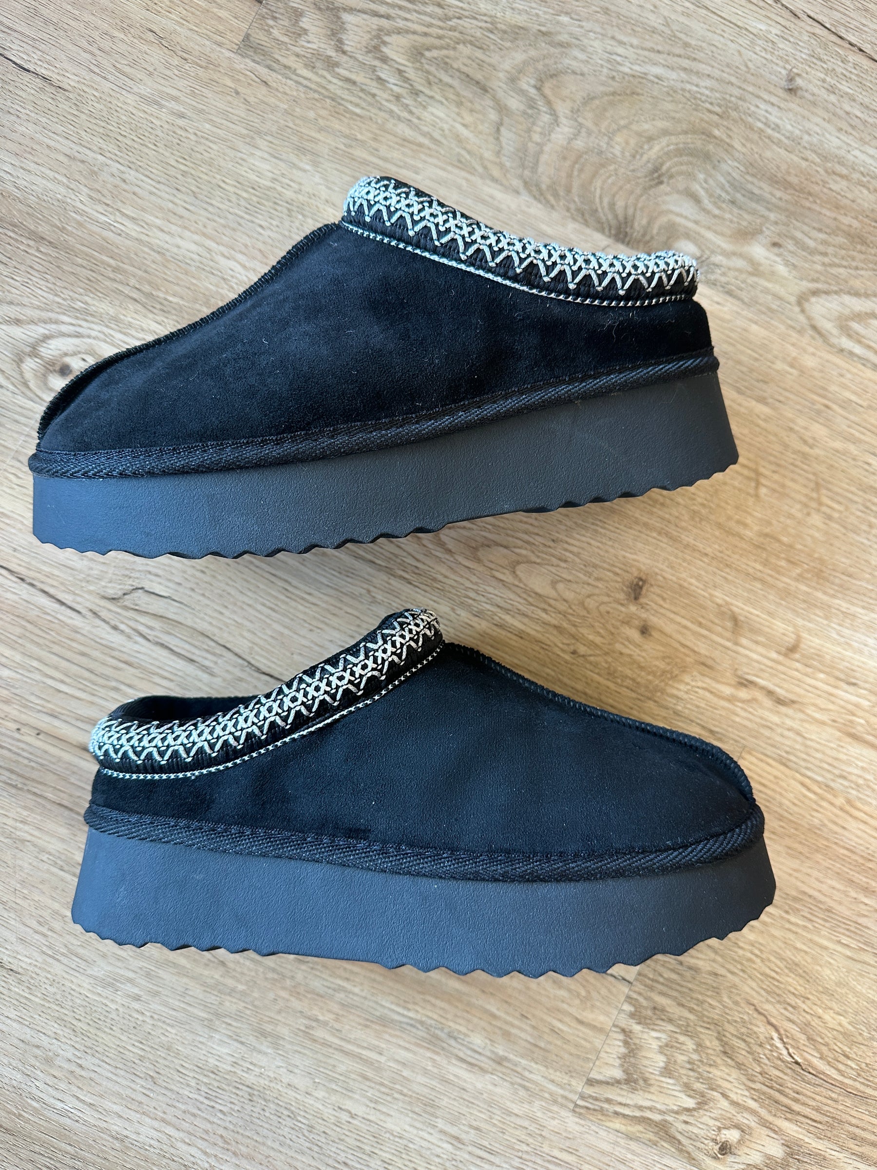 Uggg Dupes by Mia Shoes - Black