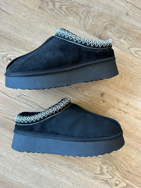 Uggg Dupes by Mia Shoes - Black