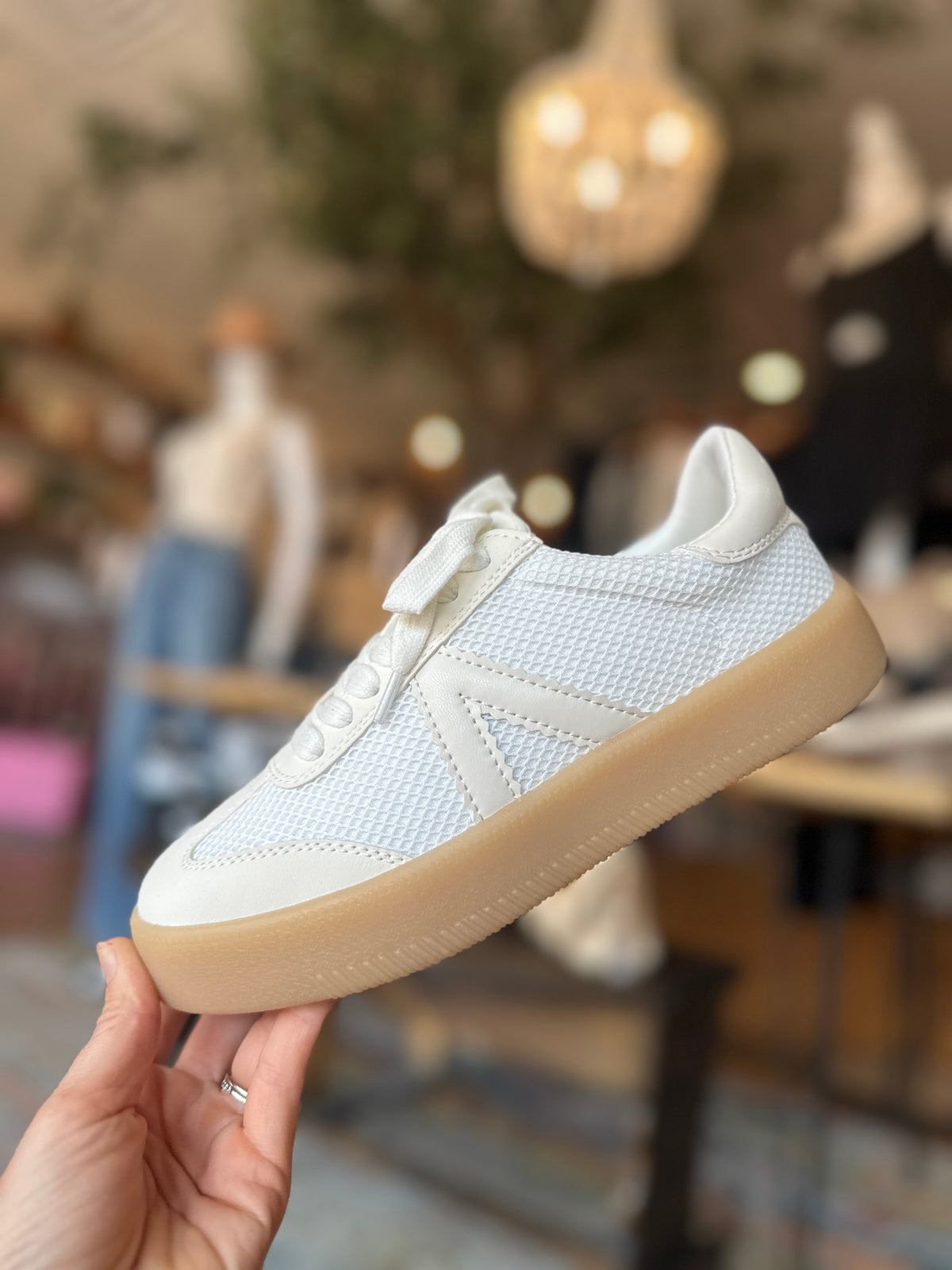 Ellie Tennies - Beige