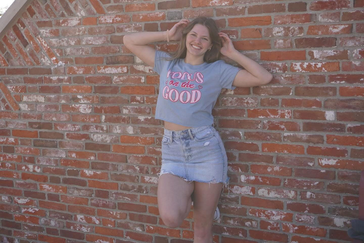 Focus On The Good Crop Tee - Pink & Blue