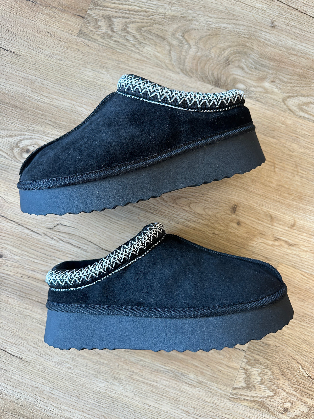 Uggg Dupes by Mia Shoes - Black