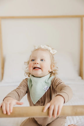 Haven 4 Pack Bib Set