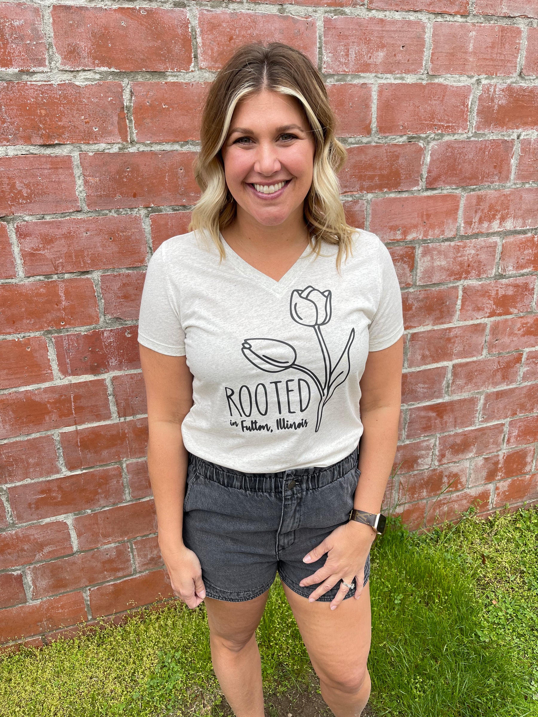 Rooted Tulip Tee V-Neck